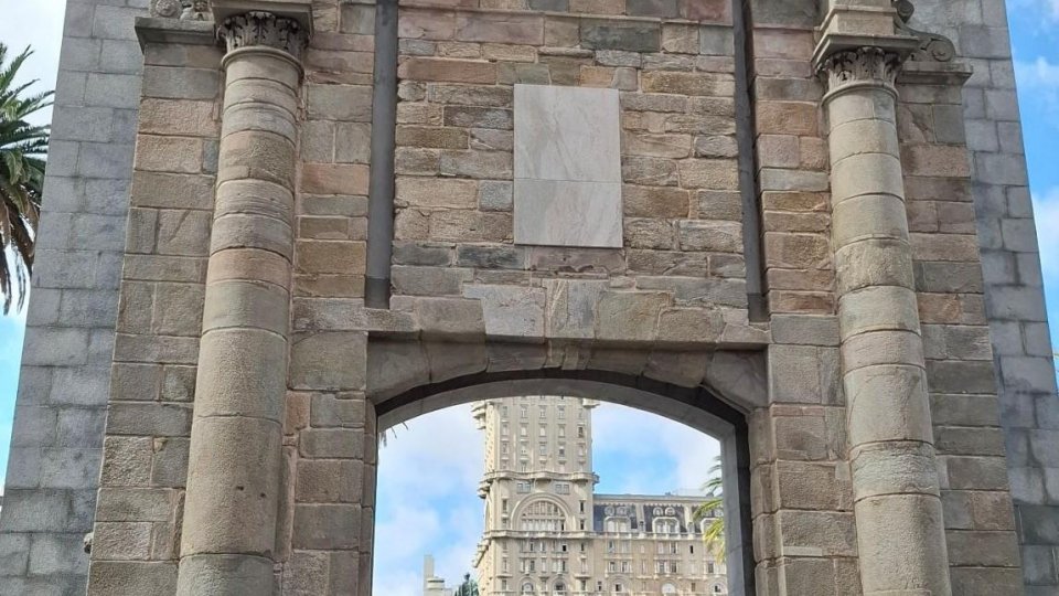 Feriado no Uruguai - Punta, Colonia e Montevideo - Foto 34