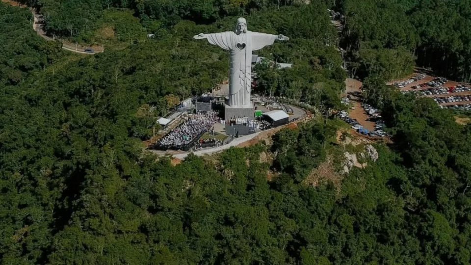 Detalhes do produto Cristo Protetor e as Belezas de Encantado